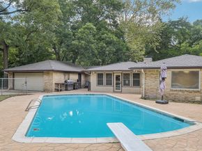 326 S Houston School Road , Lancaster Texas 75146