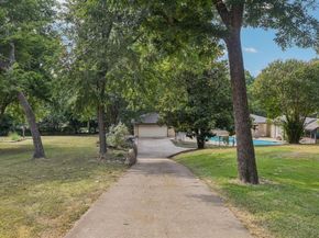 326 S Houston School Road , Lancaster Texas 75146
