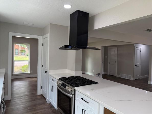 526  Doral Place , Garland Texas 75043