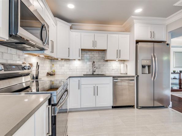 7609  Riverbrook Drive  11, Dallas Texas 75230