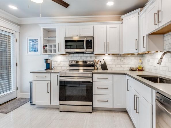 7609  Riverbrook Drive  11, Dallas Texas 75230