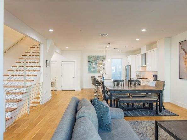 2222  Moser Avenue  111, Dallas Texas 75206