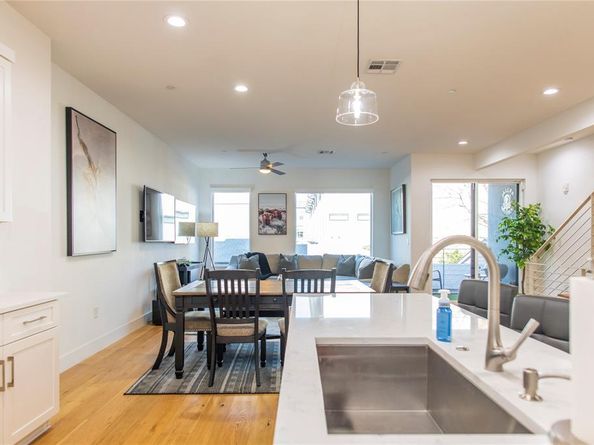 2222  Moser Avenue  111, Dallas Texas 75206
