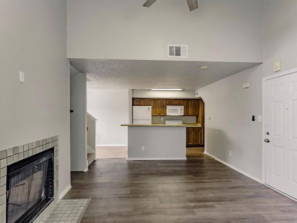 9823  Walnut Street  L205, Dallas Texas 75243