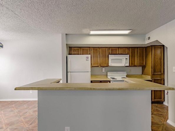 9823  Walnut Street  L205, Dallas Texas 75243