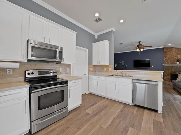 6305  Pool View Drive , Dallas Texas 75249