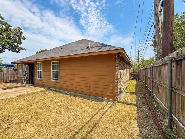 2015  Harlandale Avenue , Dallas Texas 75216
