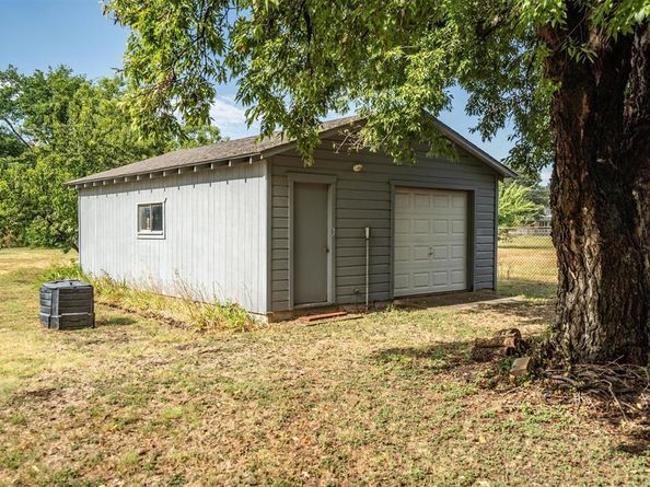 6225 N Hill Lane , Fort Worth Texas 76135
