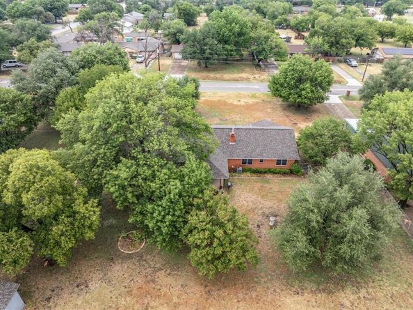 6225 N Hill Lane , Fort Worth Texas 76135
