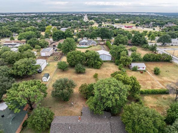 6225 N Hill Lane , Fort Worth Texas 76135