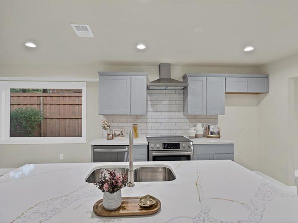 6010  Rock Garden Trail , Dallas Texas 75232