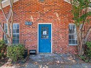 1015 N Bishop  , Dallas Texas 75208
