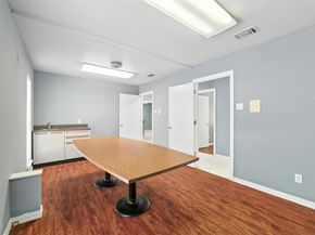 1015 N Bishop  , Dallas Texas 75208
