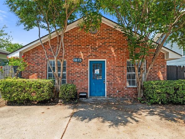 1015 N Bishop  , Dallas Texas 75208