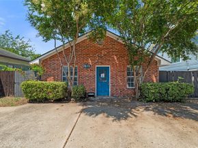 1015 N Bishop  , Dallas Texas 75208