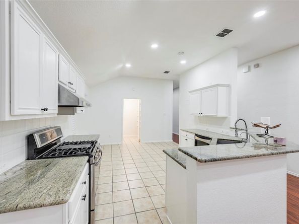 939  Wood Brook Drive , Grand Prairie Texas 75052