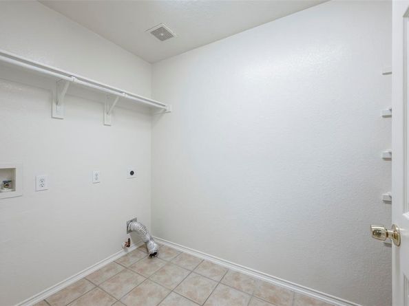 939  Wood Brook Drive , Grand Prairie Texas 75052