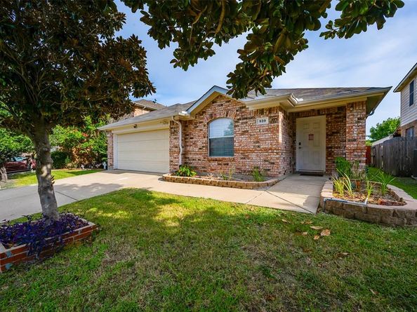 939  Wood Brook Drive , Grand Prairie Texas 75052