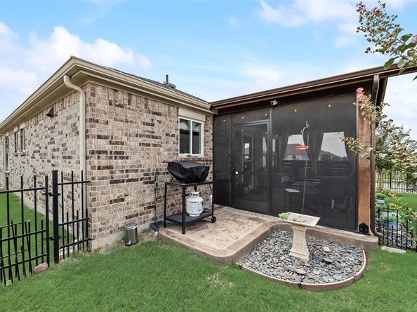 1001  Memorial Drive , Little Elm Texas 76227