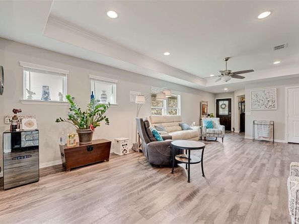 1001  Memorial Drive , Little Elm Texas 76227