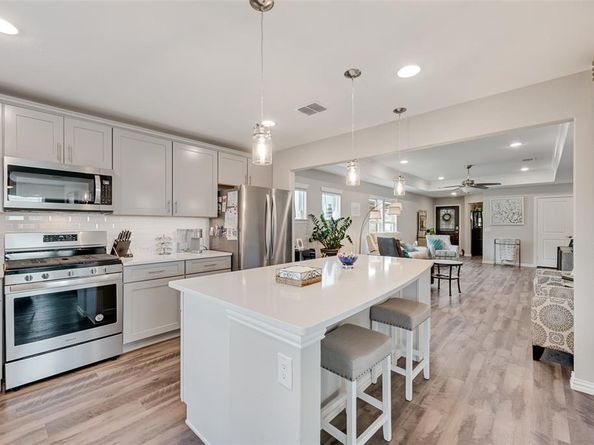 1001  Memorial Drive , Little Elm Texas 76227