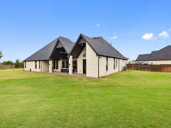 7100  Eagles Nest Court , Argyle Texas 76226
