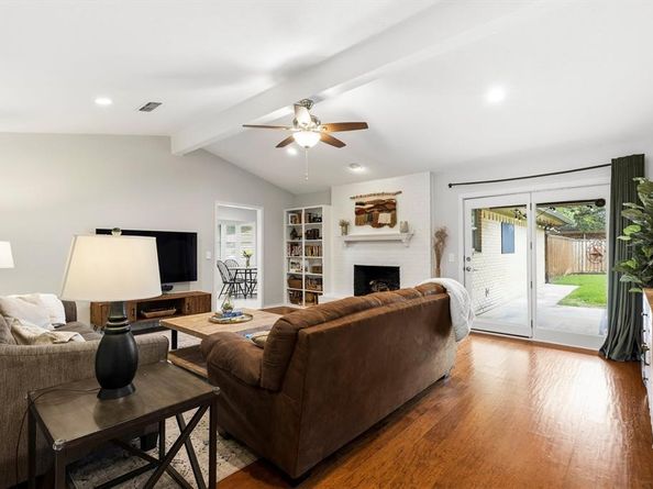 1809  Greenway Drive , Plano Texas 75075