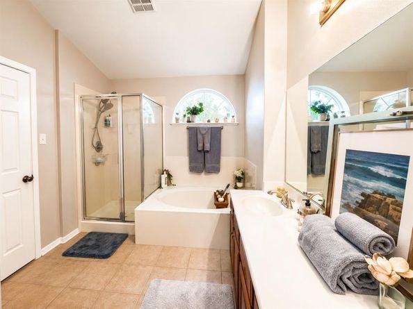 8323  Brigalow Street , Arlington Texas 76002