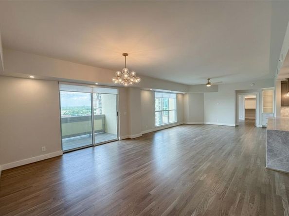 3401  Lee Parkway  1906, Dallas Texas 75219