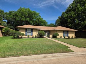 1507  Clover Hill Road , Mansfield Texas 76063