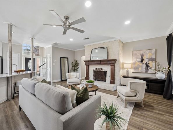 804  Summit Pointe  , Lewisville Texas 75077