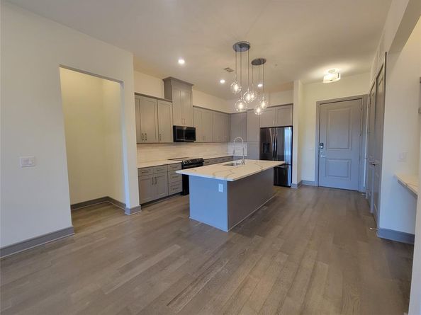 2700  Old Denton Road  1017, Carrollton Texas 75007
