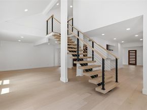 1521  El Campo Drive , Dallas Texas 75218