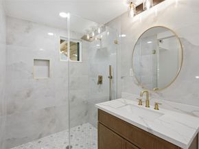 1521  El Campo Drive , Dallas Texas 75218