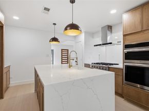 1521  El Campo Drive , Dallas Texas 75218