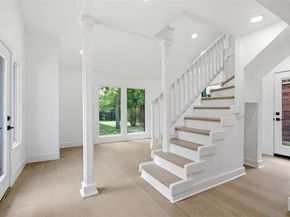 1521  El Campo Drive , Dallas Texas 75218