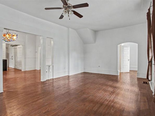 1601 S Henderson Street , Fort Worth Texas 76104