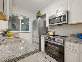 5140  Amesbury Drive  212, Dallas Texas 75206