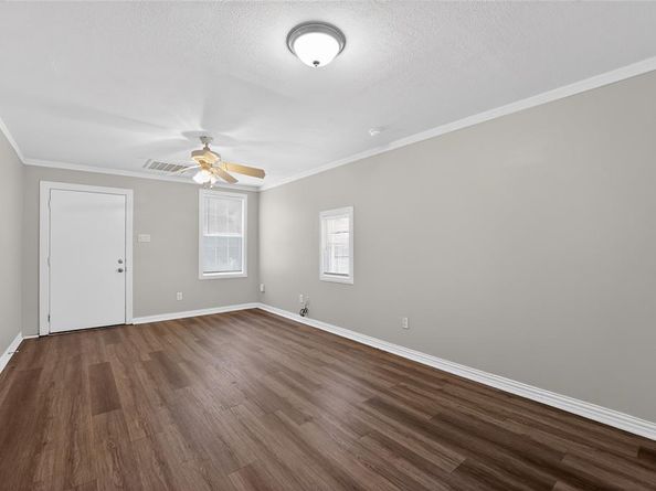 8914  Cardella Avenue , Dallas Texas 75217