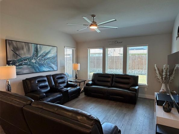 862  Mildren Lane , Fate Texas 75087