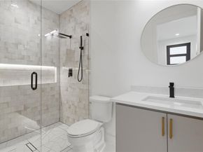 4009  Finis Lane , Dallas Texas 75212