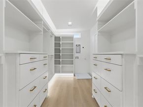 4009  Finis Lane , Dallas Texas 75212