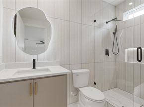 4009  Finis Lane , Dallas Texas 75212