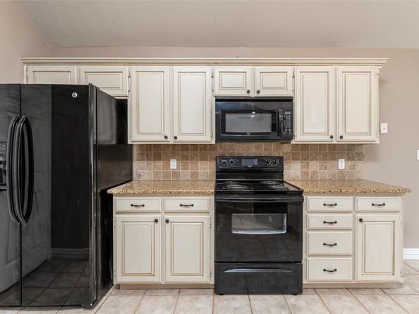 2403  Casey Court , Arlington Texas 76013