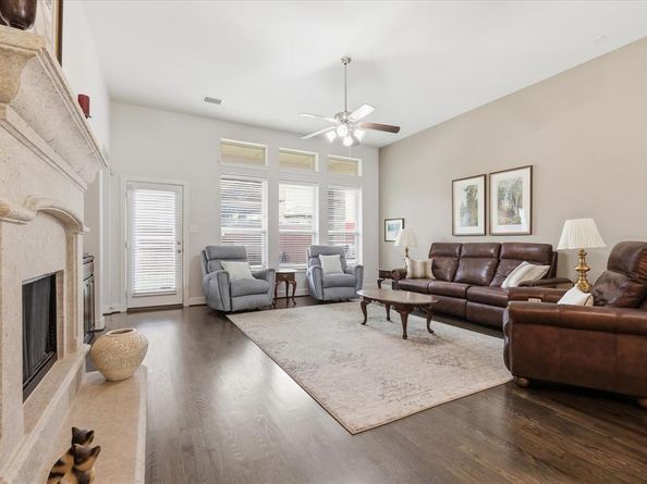 2713  Cole Castle Drive , Lewisville Texas 75056