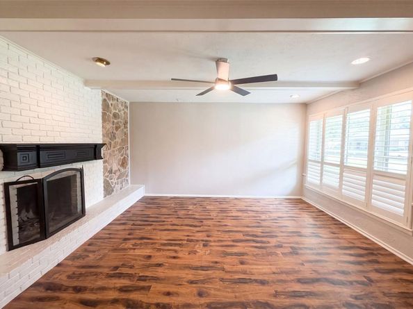 1618  Woodcrest Lane , Carrollton Texas 75006