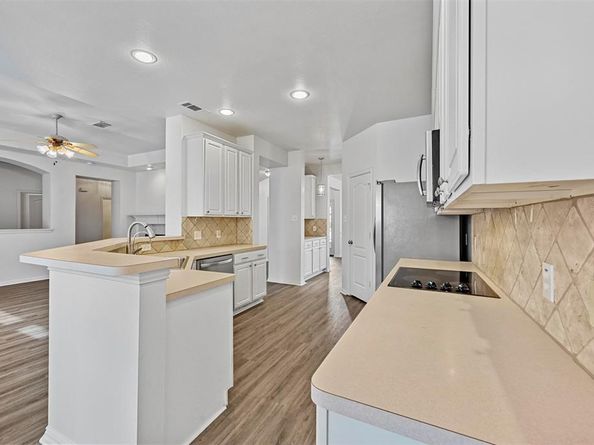 1711  Peregrine Drive , Corinth Texas 76210