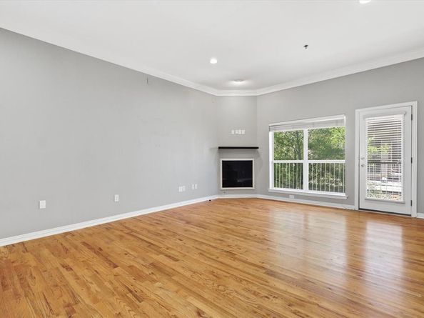 3111  Cedarplaza Lane  103, Dallas Texas 75235