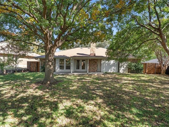 476  Meadowhill Drive , Benbrook Texas 76126