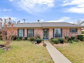 2706  Meadow Bluff Lane , Dallas Texas 75237
